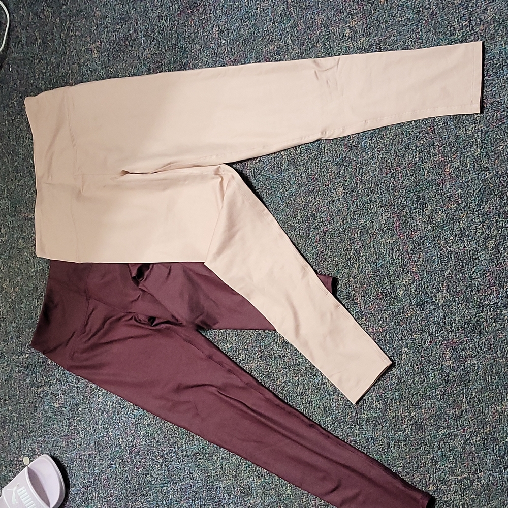 Pair of leggins